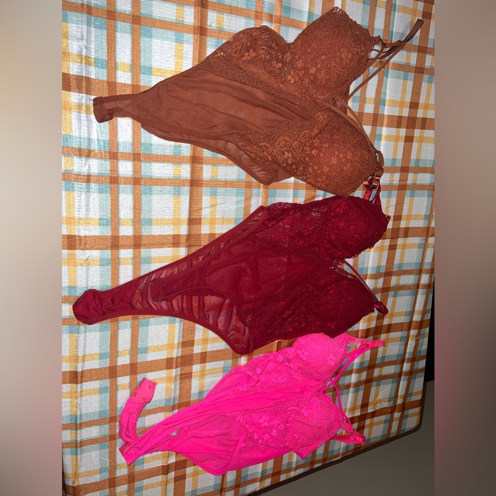 Lace body suit